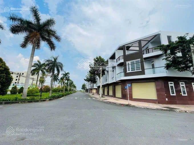 Bán lô đất biệt thự, góc 2 mặt tiền dt 10 x 29m , tl 769 kdc d2d lộc an, long thành,,, giá 4,8 tỷ