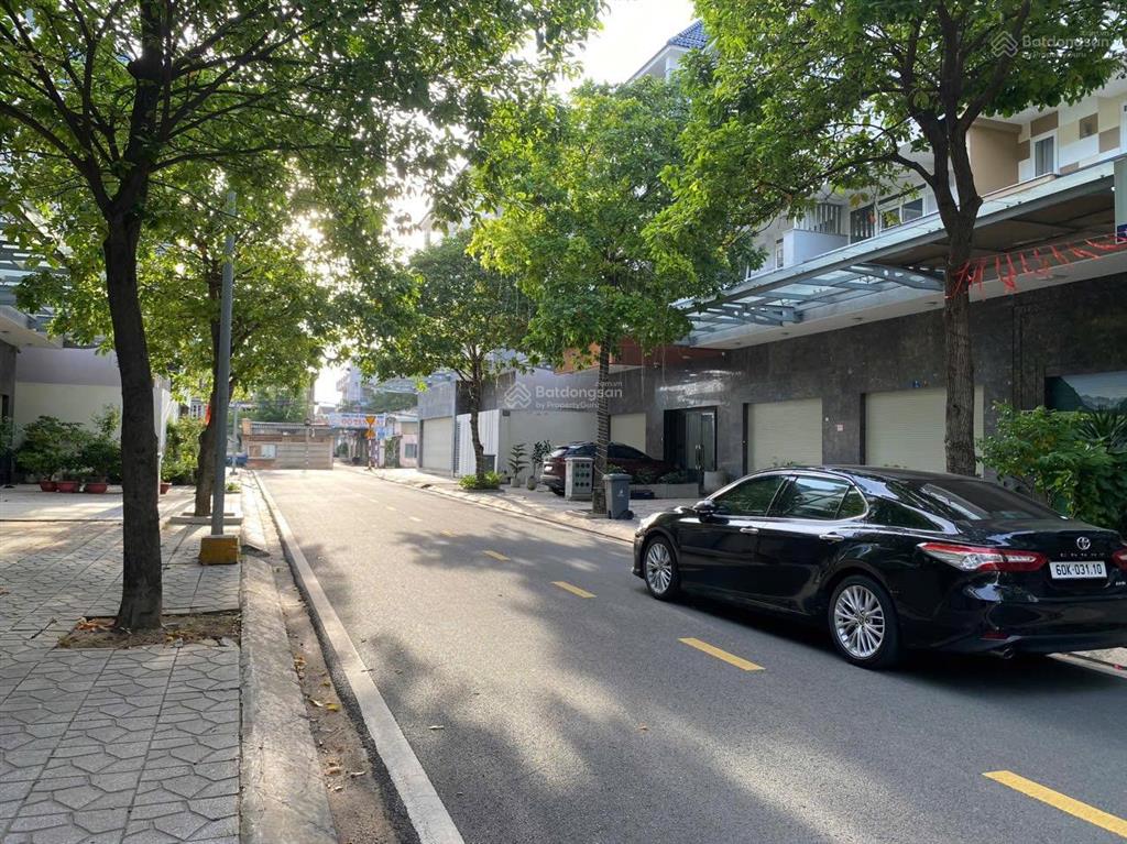 Bán nhà shophouse mới hoàn thiện đẹp cao cấp tặng nội thất khu văn hoa villas biên hòa