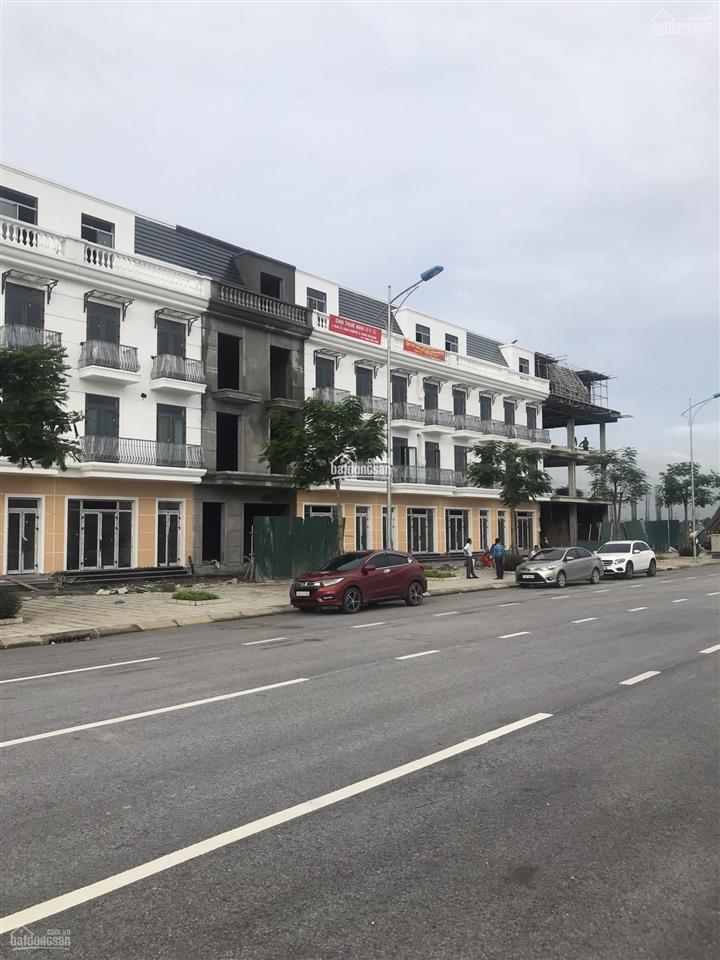 Cần bán lô shophouse ngoại giao siêu đẹp, cách ngã 4 đèn xanh đỏ 30m, kinh doanh cực tốt