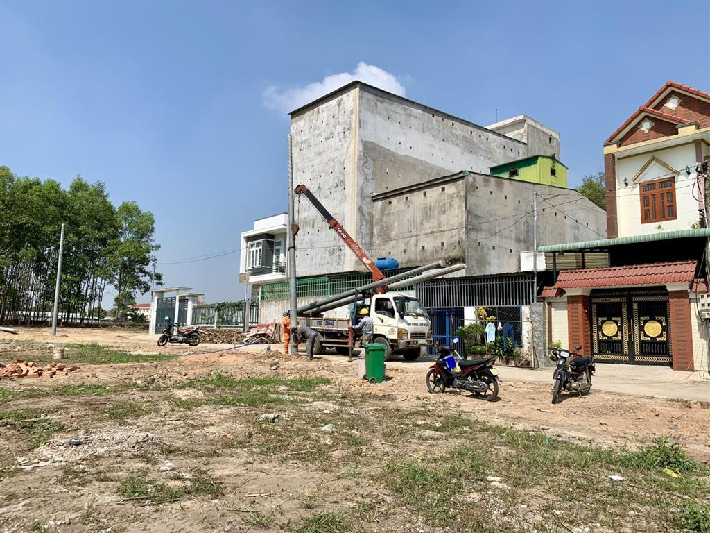 Cần bán cho ace công nhân xây nhà ở, thổ cư 100%, trả trước 400tr còn lại góp 5tr/th