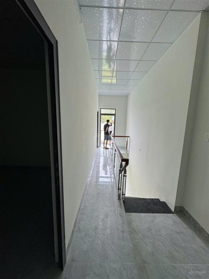 Bán căn nhà 6pn, dtsd 212m2 này nhé, mới xây xong, hiện đang cho thuê 10tr/th