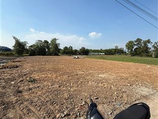 Cần bán 5lô 1/ hùng vương giá tốt bao đường bê tông tới đất, sổ riêng từng nền
lô 1 258m2 có