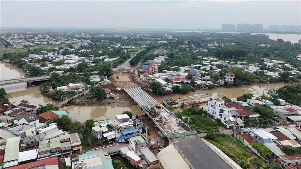 1 lô duy nhất 2 mặt tiền view sông lớn chủ cần bán gấp giá bán nhanh 27trieu/m2  0917 848 ***