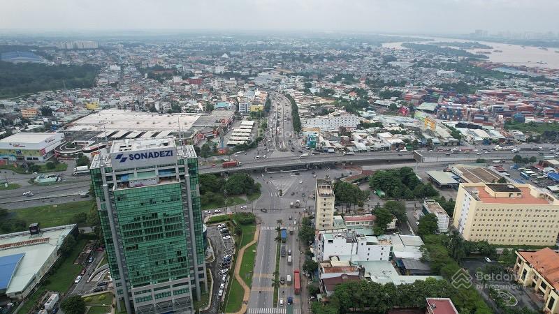 Chính chủ cần bán gấp lô đất 2 mặt tiền gần công viên, dân cư đông đúc xây dựng từ 2 đến 4 lầu