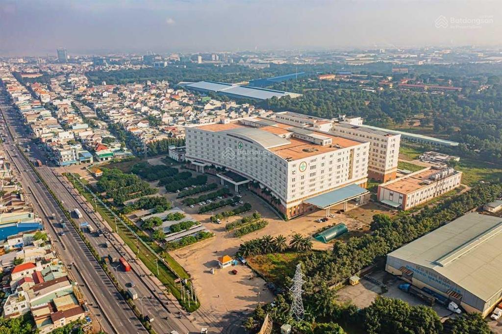 Chính chủ cần bán gấp lô đất 2 mặt tiền gần công viên, dân cư đông đúc xây dựng từ 2 đến 4 lầu