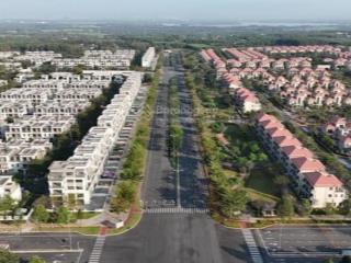 Bán căn nhà phố small, swanpark đông sài gòn cách sân bay quốc tế long thành 12km