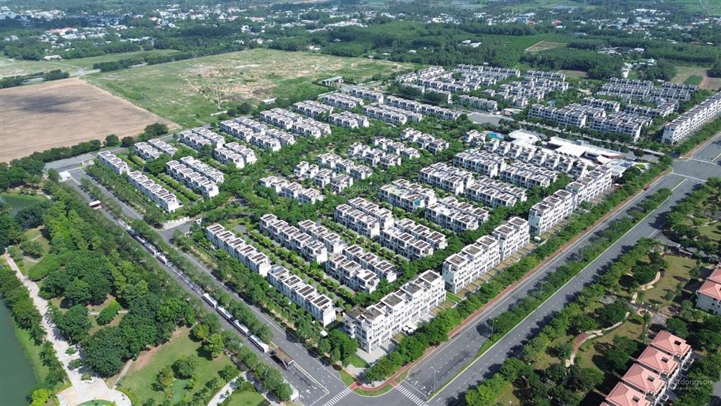 Bán căn nhà phố small khu đô thị đông sài gòn cạnh đường vành đai 3