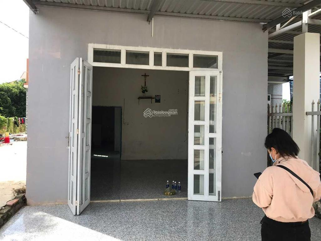 Tôi cần bán nhà cấp 4 gần ngã tư hồ tràm, cách biển 1km, thành phố hồ chí minh, giá 3.7 tỉ