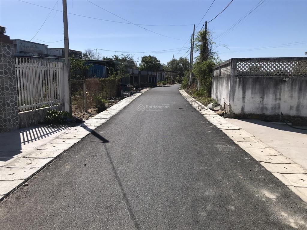 Tôi cần bán nhà cấp 4 gần ngã tư hồ tràm, cách biển 1km, thành phố hồ chí minh, giá 3.7 tỉ