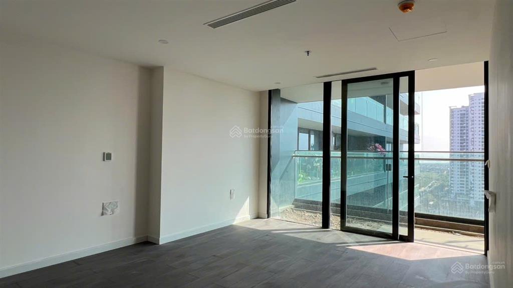 Cần bán căn hộ 08 view thành phố sunshine golden river giá 22 tỷ