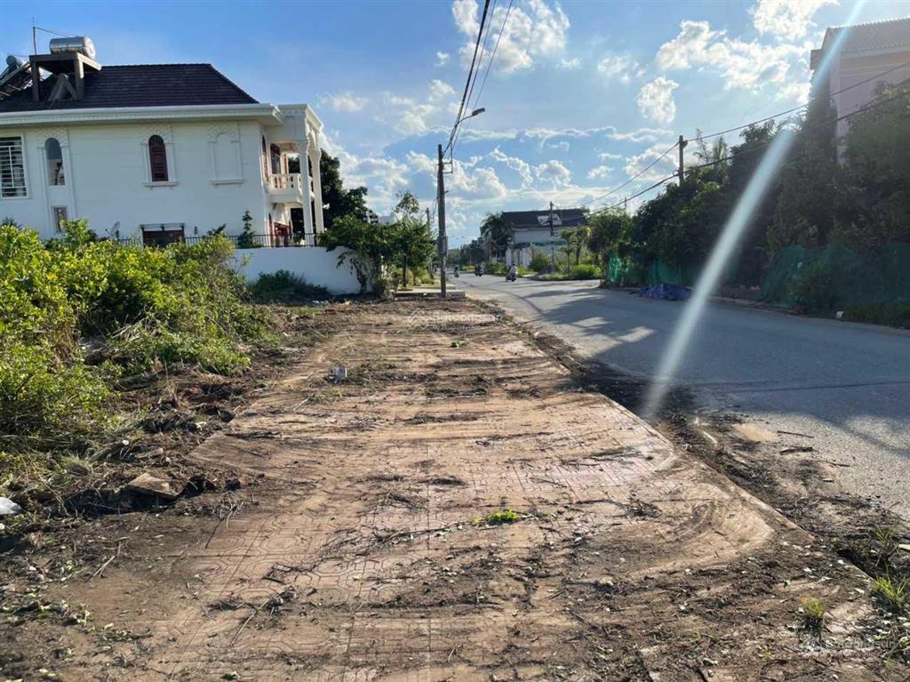 Nền bt cotec px, nền đơn lập 15x20m đường 12m, 300m2, sổ đỏ cty gần ubnd, giá 32tr/m2. 0933 490 ***