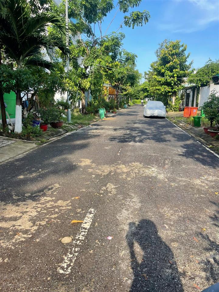 Cần bán nền nhà phố sổ riêng kdc cảng sài gòn dt 117.5m2 đg 12m giá 62tr/m2.0933 490 ***