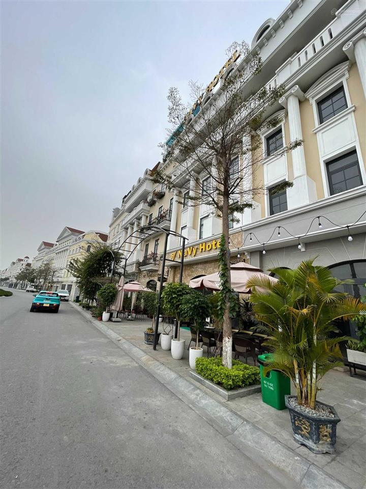 Cần bán cắt lỗ 4 tỷ khách sạn 16p view biển tại trung tâm du lịch bãi cháy, hạ long giá chỉ 19,2 tỷ