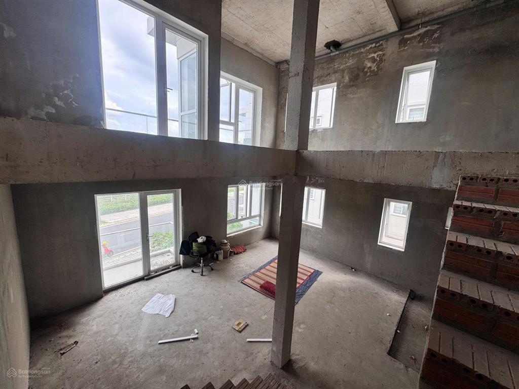 Nhà phố góc rio vista q.9 (tp. thủ đức)  view sông, vị trí vàng compound  giá chỉ 18 tỷ