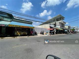Bán gấp mặt tiền chợ vietsing 3 lô liền kề ngay ngã tư chợ , kinh doanh sầm uất sáng đêm .
