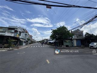 Bán gấp lô góc ngã tư 280m2 ngay chợ thông dụng đối diện kcn vsip dân cư đông sầm uất