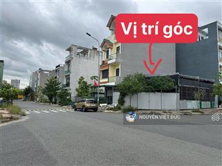 Lô góc ngã tư ngay cổng kdc phú hồng thịnh , phù hợp mở cafe  nhà hàng , xây khách sạn cty