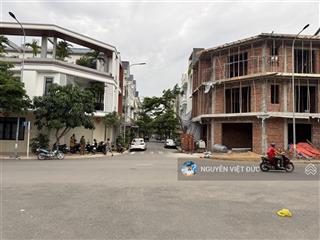 Lô góc kinh doanh ngã tư trục chính gần ngã tư miếu ông cù. ngang 7,5m xây toà nhà đẹp
