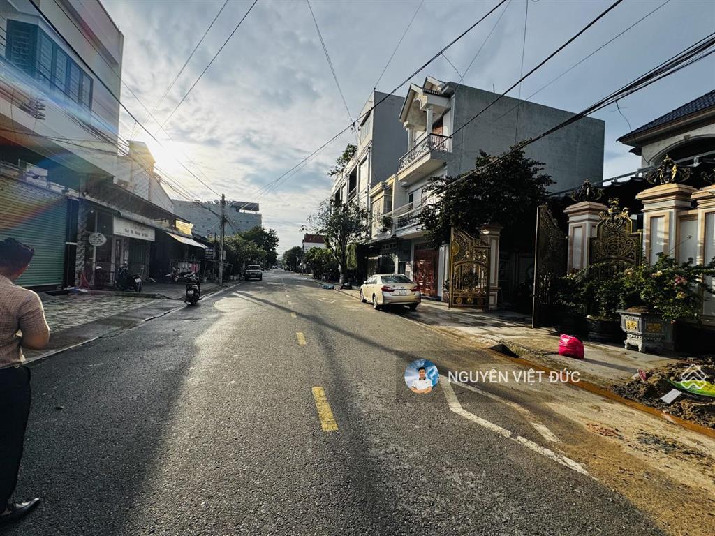 Bán gấp lô đất mặt tiền na11 kế bên kcn vsip kinh doanh buôn bán tốt . tuyến đường kinh doanh đẹp