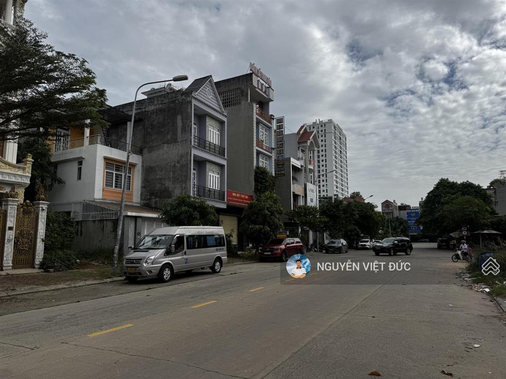 Bán đất mặt tiền trục chính 22m ngay vincom dĩ an ngã tư 550 kế bên kcn sóng thần giáp thủ đức