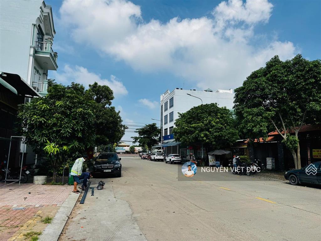 Bán đất mặt tiền trục chính 22m ngay vincom dĩ an ngã tư 550 kế bên kcn sóng thần giáp thủ đức