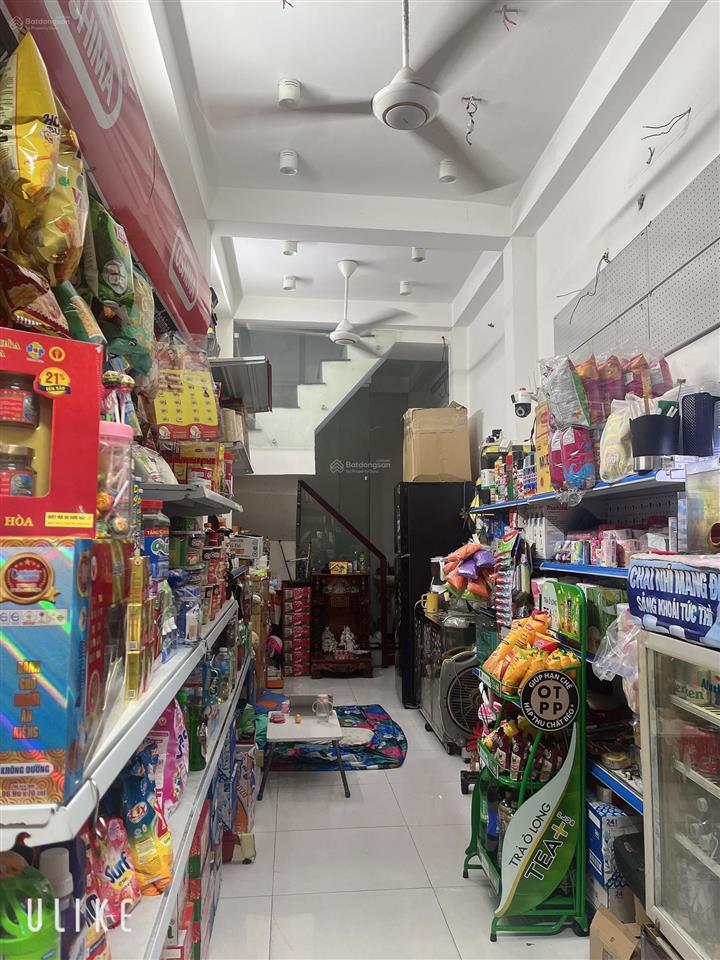 Mặt bằng nhà cho thuê ngô gia tự, phường 2, quận 10. dt 2.4 x 10m