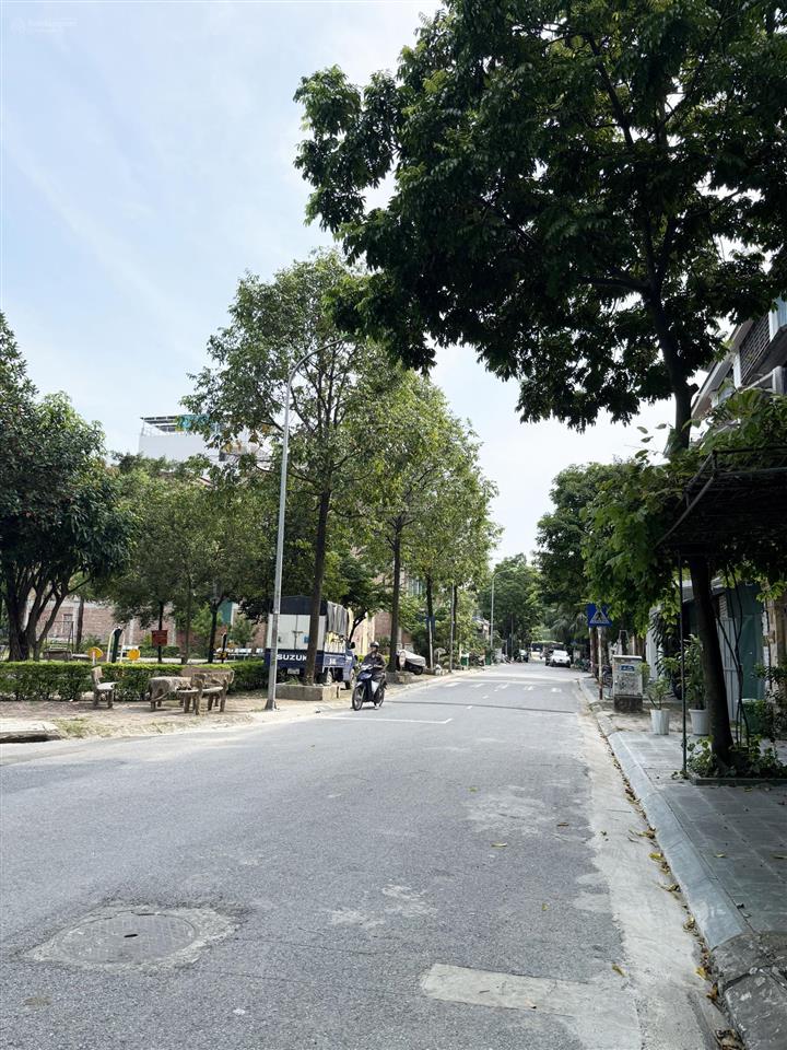 Nhà thô tổng cục 5 tân triều, vỉa hè ô tô tránh 100m2, mt 5.5m, 5 tầng, 23.8 tỷ