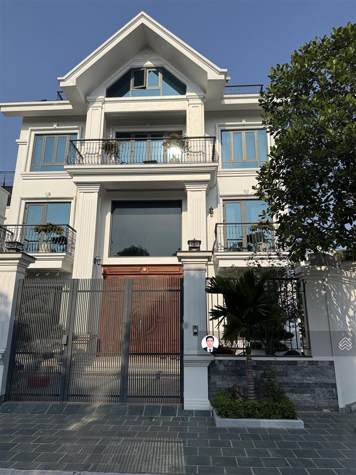 Biệt thự làng việt kiều dt 200m mt 10m chỉ 46 tỷ full nội thất nhập ngoại đường 17m ở và kd đỉnh