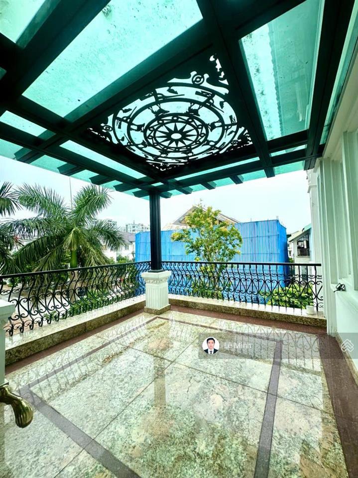 Biệt thự làng việt kiều dt 200m mt 10m chỉ 46 tỷ full nội thất nhập ngoại đường 17m ở và kd đỉnh