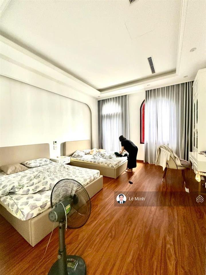 Biệt thự làng việt kiều dt 200m mt 10m chỉ 46 tỷ full nội thất nhập ngoại đường 17m ở và kd đỉnh