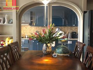 Bán căn hộ hà đô centrosa quận 10 gần metro, 2pn 2wc view thành phố, nội thất đẹp giá nhỉnh 10 tỷ