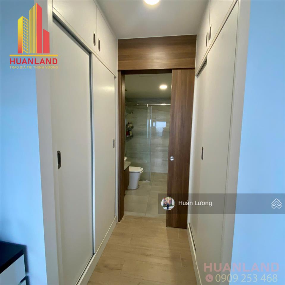 Bán căn hộ 2pn  79m2 view thành phố thoáng mát, đặc biệt đã có sổ hồng tại kingdom 101, q10