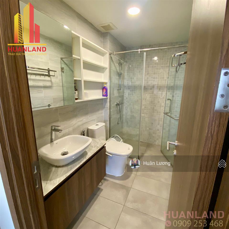 Bán căn hộ 2pn  79m2 view thành phố thoáng mát, đặc biệt đã có sổ hồng tại kingdom 101, q10