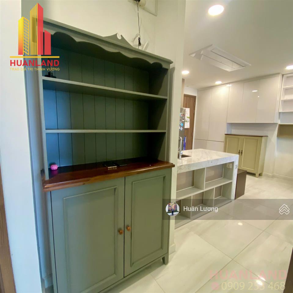 Bán căn hộ 2pn  79m2 view thành phố thoáng mát, đặc biệt đã có sổ hồng tại kingdom 101, q10