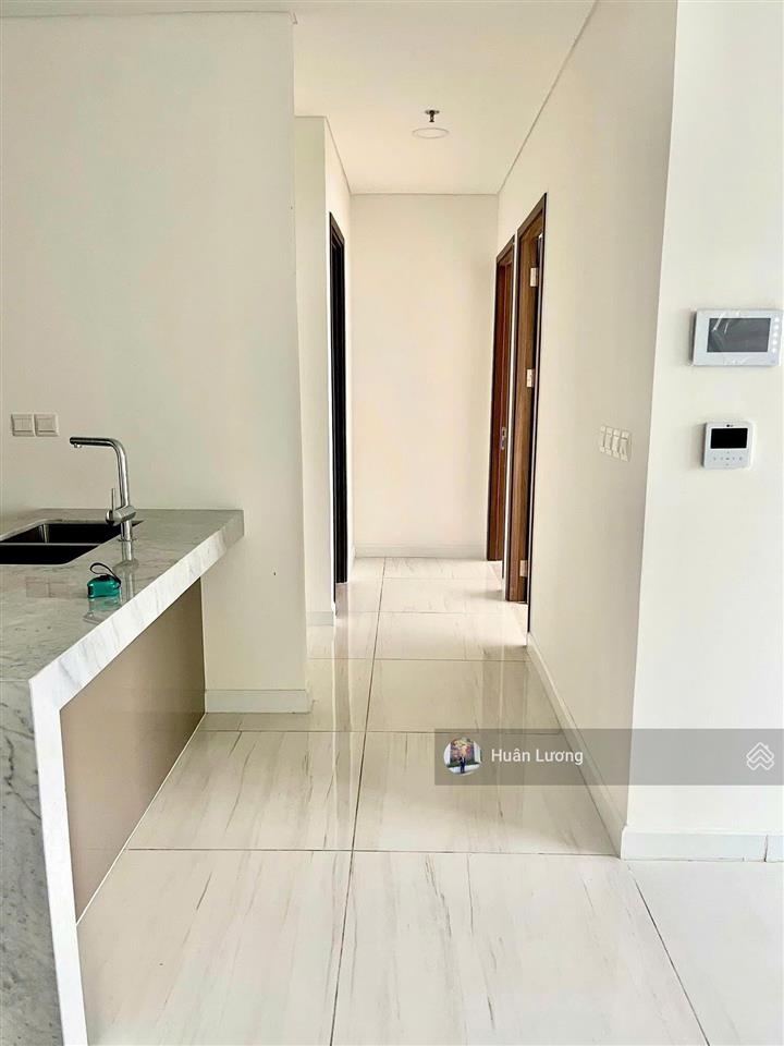 Cần tiền cho con đi du học bán gấp căn góc 2pn 78m2 view q1 tại kingdom 101 đặc biệt đã có sổ hồng