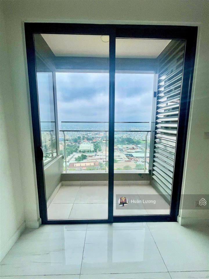 Cần tiền cho con đi du học bán gấp căn góc 2pn 78m2 view q1 tại kingdom 101 đặc biệt đã có sổ hồng