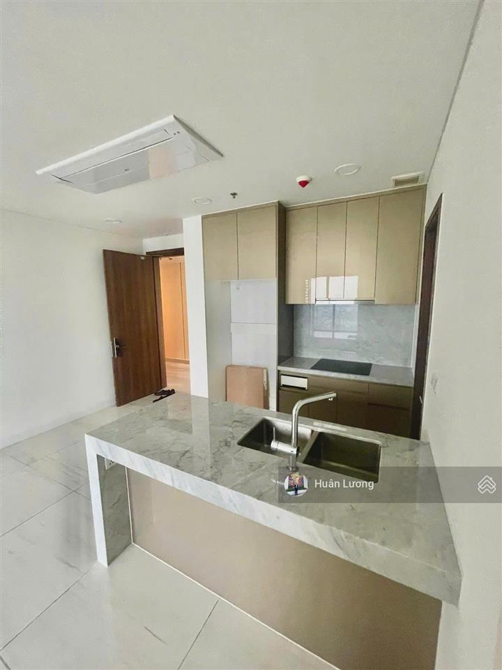 Cần tiền cho con đi du học bán gấp căn góc 2pn 78m2 view q1 tại kingdom 101 đặc biệt đã có sổ hồng
