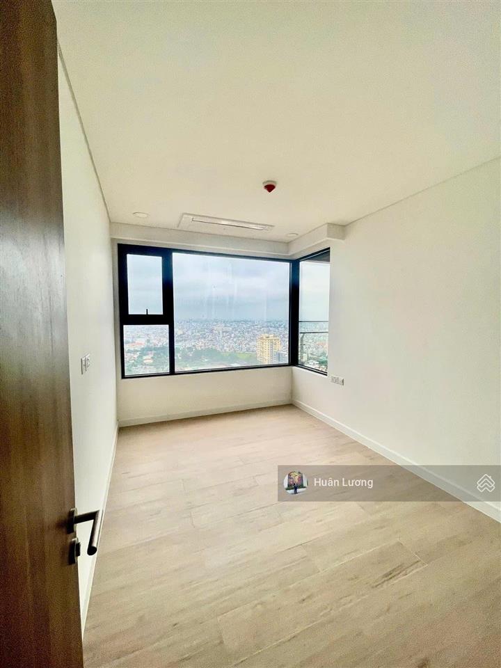Cần tiền cho con đi du học bán gấp căn góc 2pn 78m2 view q1 tại kingdom 101 đặc biệt đã có sổ hồng