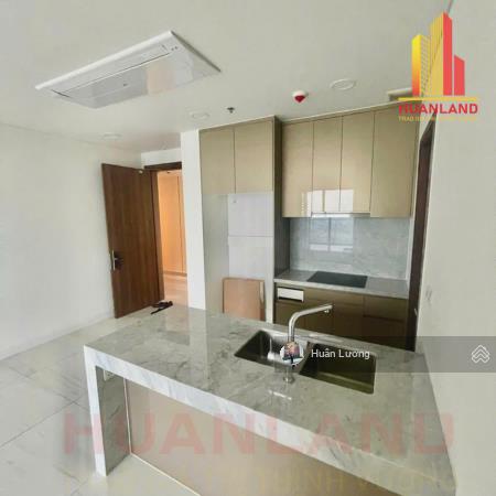 Kẹt tiền cần bán căn 2pn2wc tại kingdom 101, q10 đã có sổ hồng view quận 1, giá nhỉnh 7.5tỷ