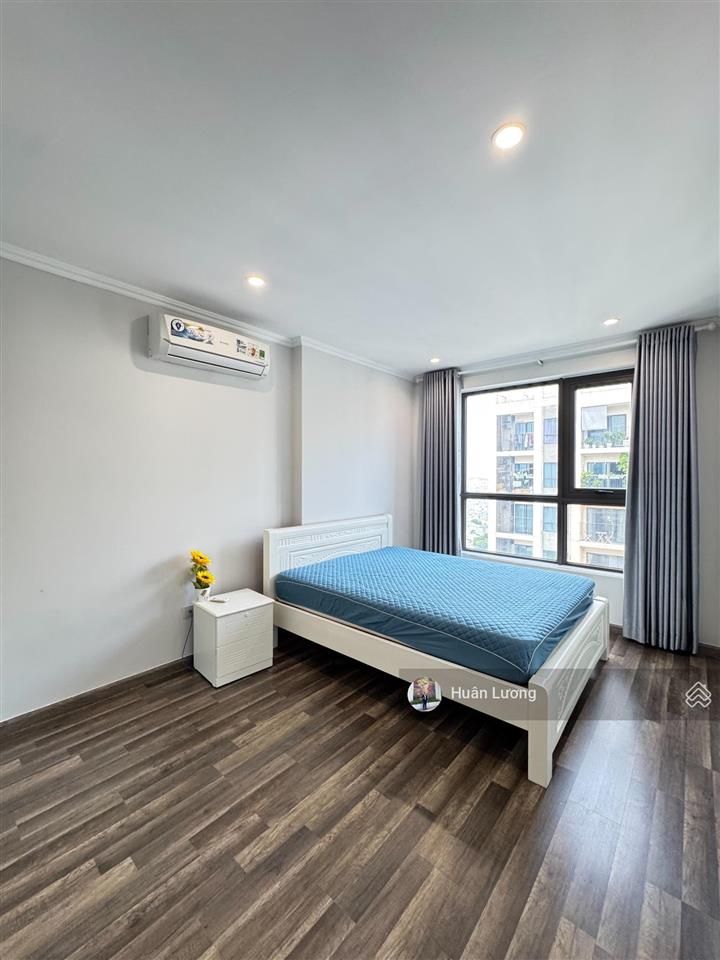 Chính chủ bán căn 2pn  2wc  87m2 tại hà đô centrosa q10 nhà đẹp, view thoáng mát có sổ hồng