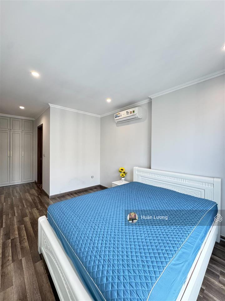 Chính chủ bán căn 2pn  2wc  87m2 tại hà đô centrosa q10 nhà đẹp, view thoáng mát có sổ hồng