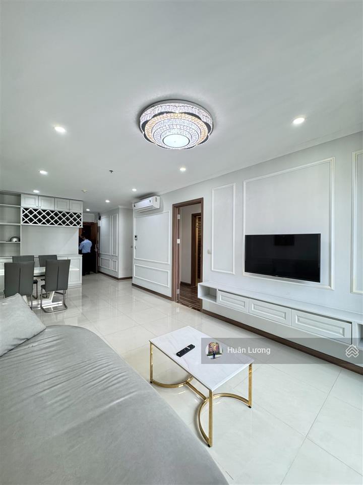 Chính chủ bán căn 2pn  2wc  87m2 tại hà đô centrosa q10 nhà đẹp, view thoáng mát có sổ hồng
