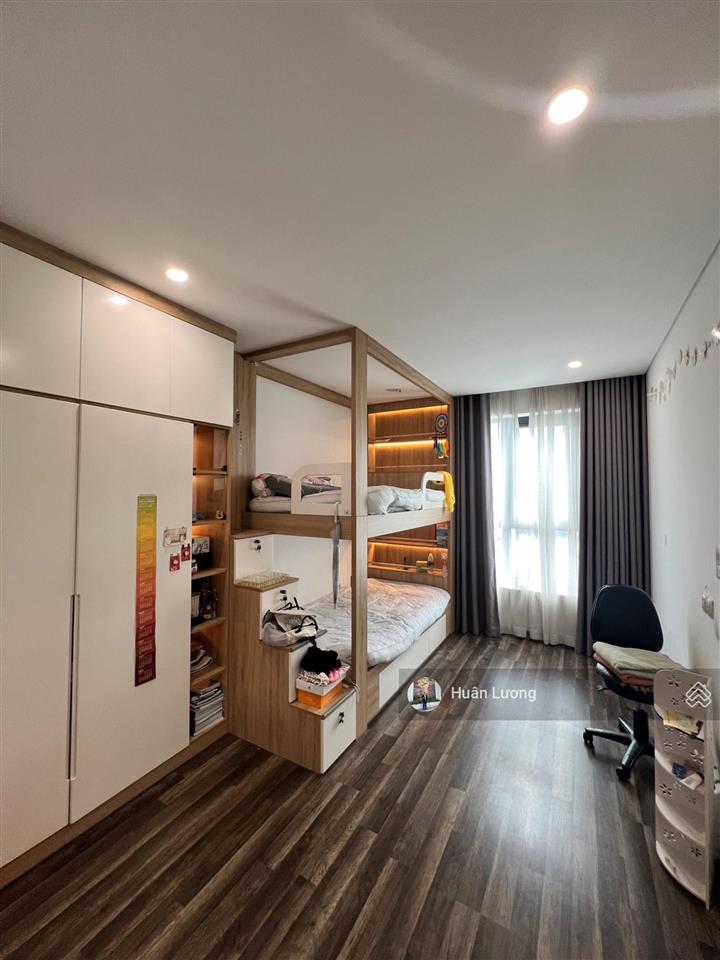 Cần bán căn 3pn  107m2, 2wc đã có sổ hồng view q1 có ban công đôi siêu đẹp tại hà đô centrosa q10