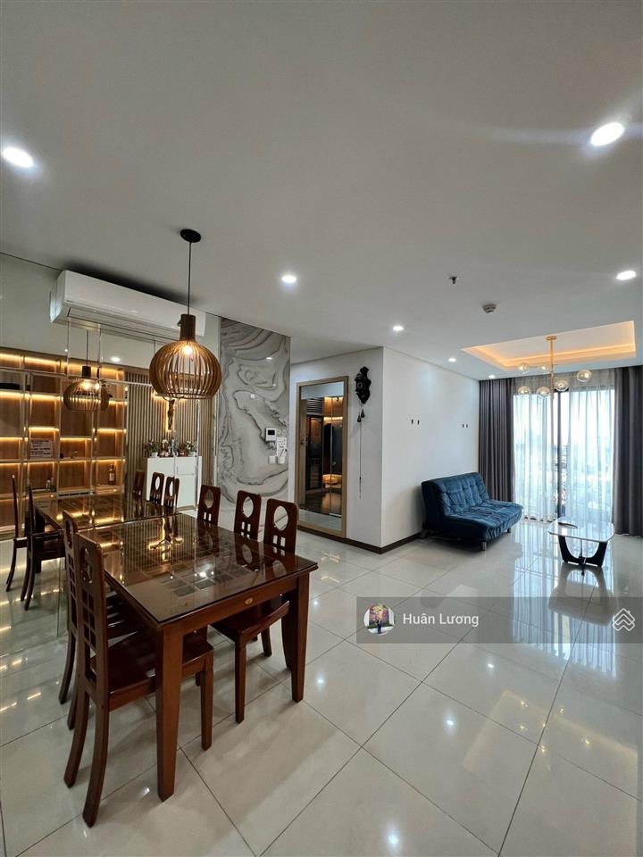 Cần bán căn 3pn  107m2, 2wc đã có sổ hồng view q1 có ban công đôi siêu đẹp tại hà đô centrosa q10