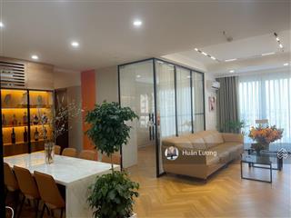 Hot new! cần bán nhanh căn góc 3pn2wc view ngắm thành phố đã có sổ tại hà đô centrosa quận 10