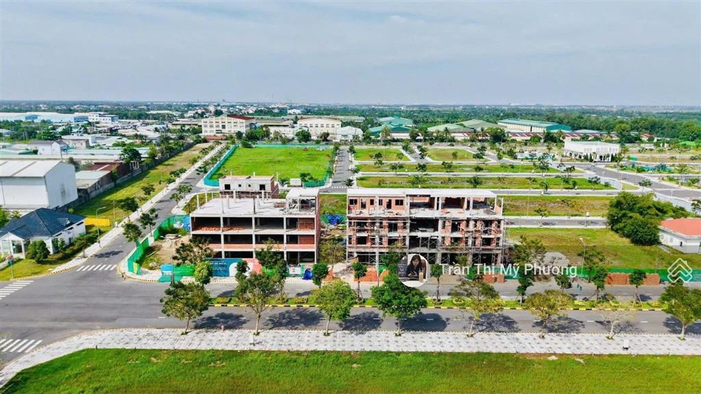 The solia bến lức mặt tiền đt824 đã có sổ hồng, giá từ 1,9 tỷ vay 70% pháp lý, hạ tầng chuẩn chỉnh