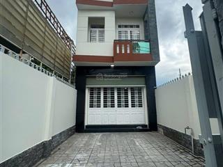Nhà 1 trêt 2 lầu 1 sân thượng  mặt tiền đường số long trường, nội thất mới