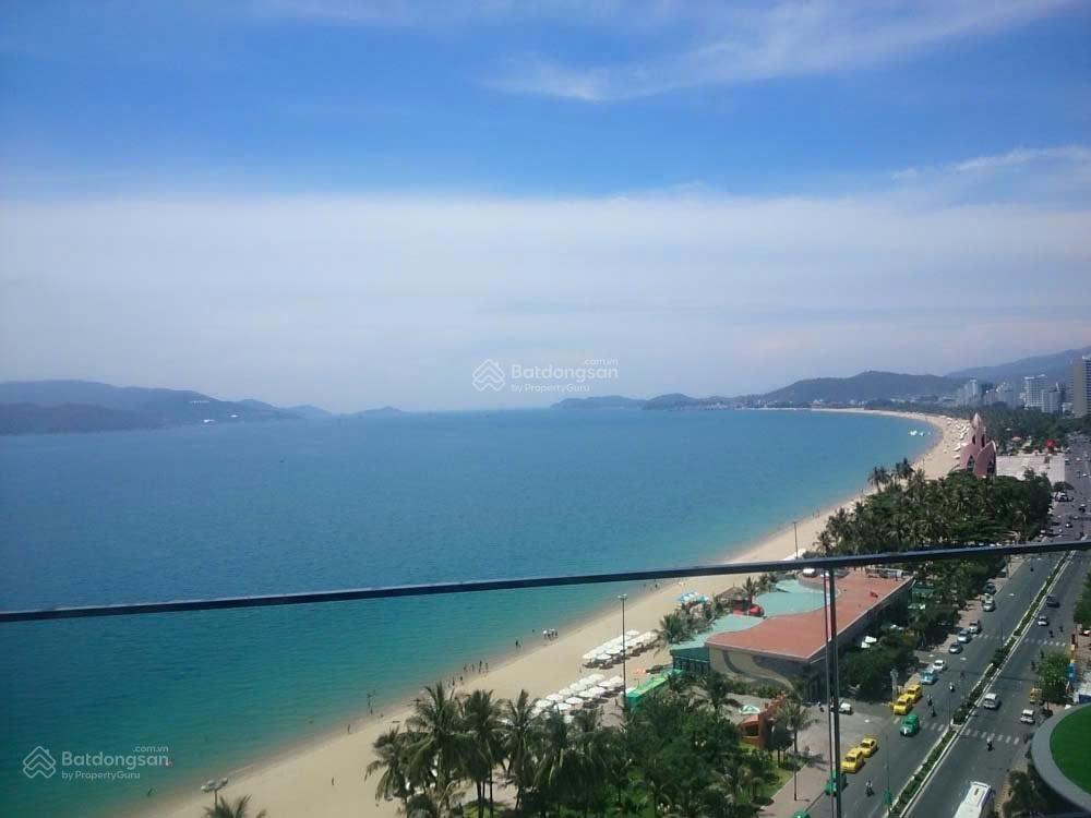 Bán căn hộ vip trọn mặt tiền biển tại the costa nha trang, giá 26.5 tỷ, đầy đủ nội thất