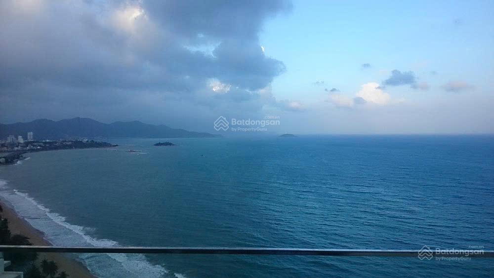 Bán căn hộ vip trọn mặt tiền biển tại the costa nha trang, giá 26.5 tỷ, đầy đủ nội thất