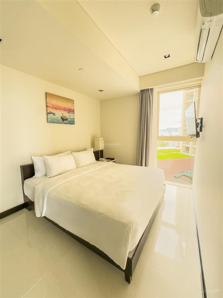 Bán căn hộ 2 phòng ngủ 90m2 mặt tiền biển the costa nha trang giá 11 tỷ đồng, đầy đủ nội thất